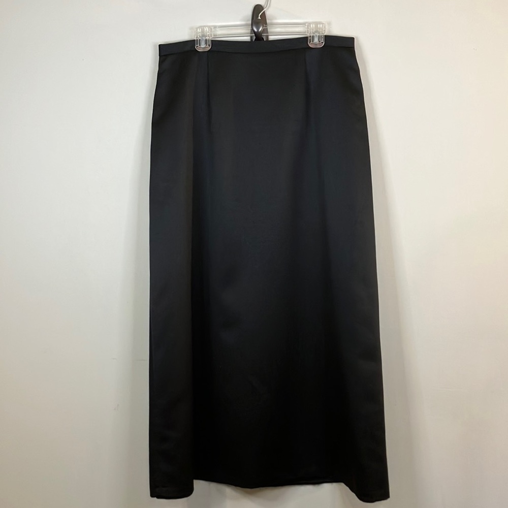 Zola Evening long satin-like ball gown skirt